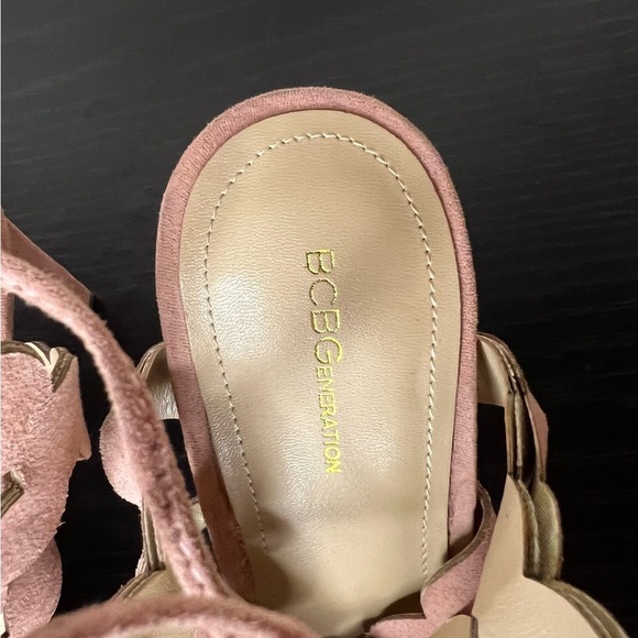 BCBGeneration Chikox Petal Heels - Picture 5 of 8